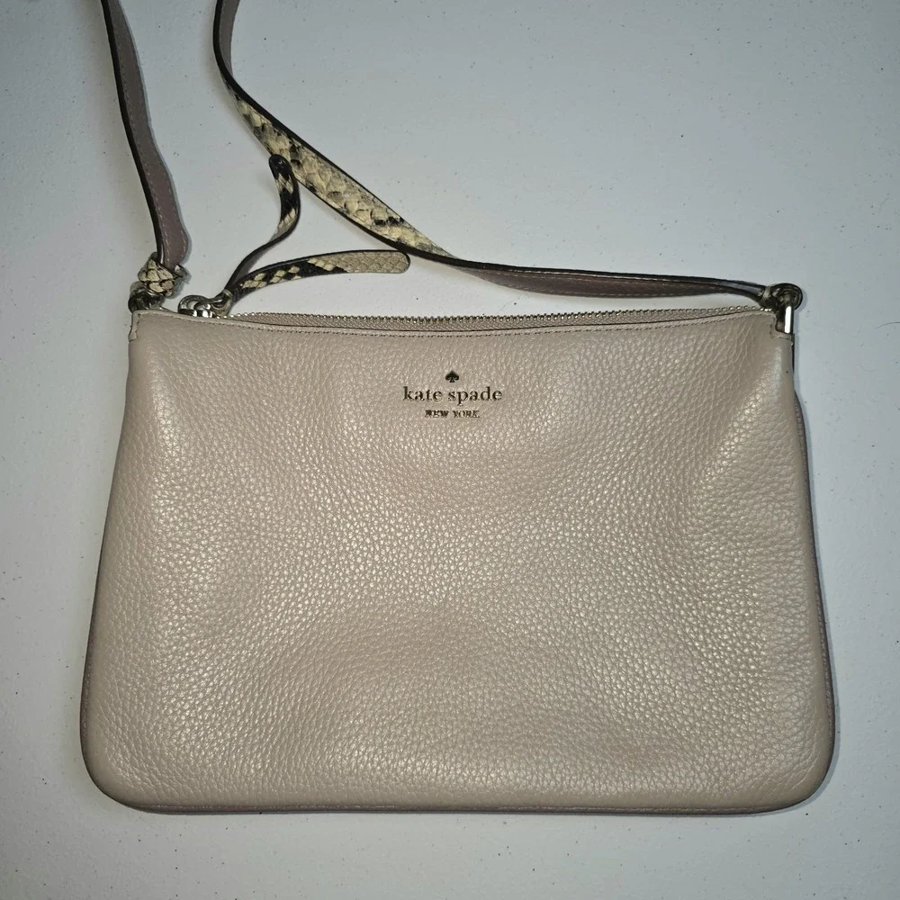 Kate Spade Leila Triple Gusset Crossbody‎ Purse Pebbled Leather Snakeprint Mauve